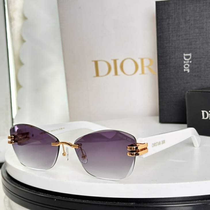Picture of Dior Sunglasses _SKUfw76015099fw